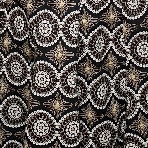 Focus 2000 flare skirt with circular design - Picture 4 of 4